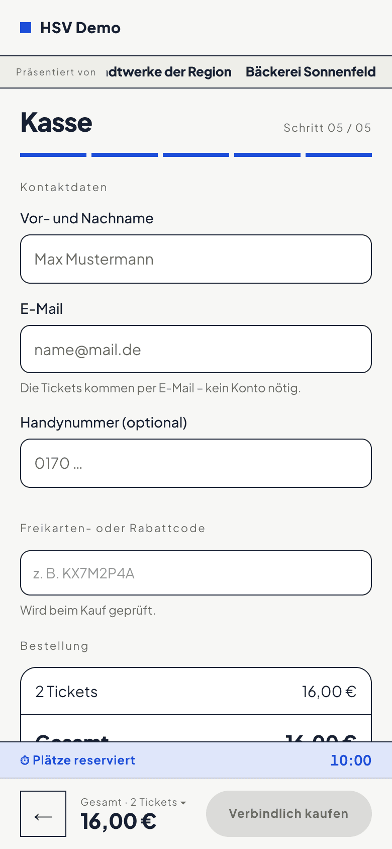 Kontaktformular des Checkouts mit Name, E-Mail, Handynummer, Rabattcode-Feld und der Bestellsumme über zwei Tickets