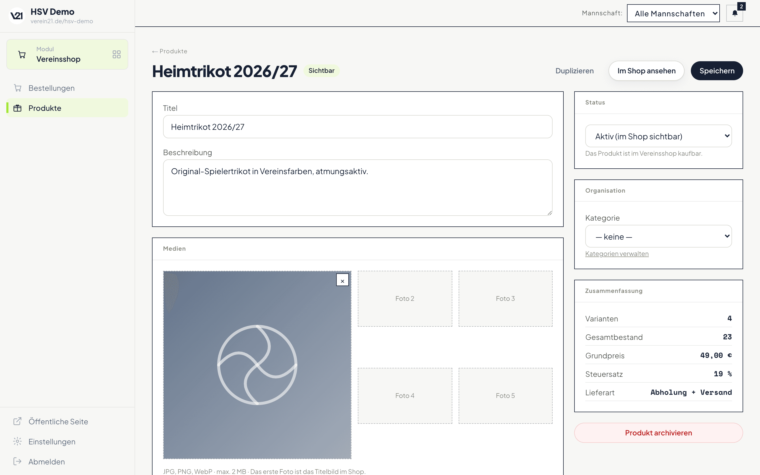 Produkt-Editor des Heimtrikots mit Titel, Beschreibung, fünf Foto-Slots und der Zusammenfassung aus Varianten, Gesamtbestand, Grundpreis und Lieferart